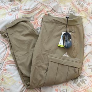 Nike ACG Cargo khaki Pants